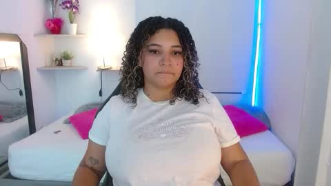 Snapshot of juliabust1 chatting on October 20, 12:10 pm Julia online show from October 20, 12:10 pm