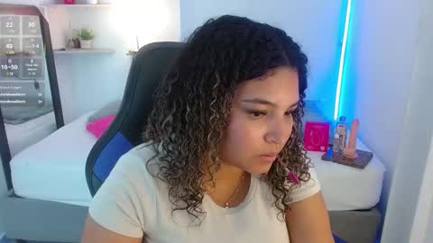 Snapshot of juliabust1 chatting on September 27, 12:47 pm Julia online show from September 27, 12:47 pm