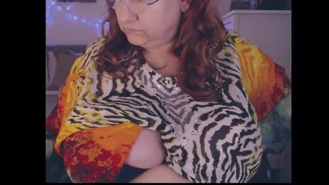 julialiones online show from March 3, 5:20 pm