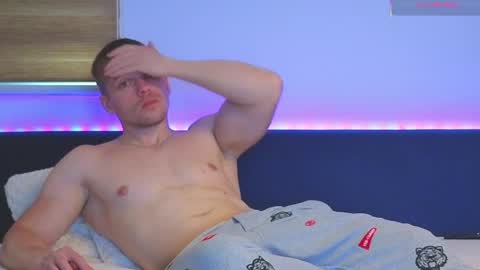 julian_turner online show from June 1, 12:28 pm