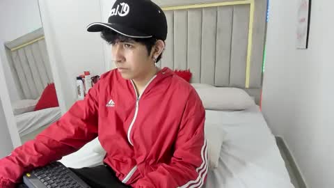 Julian online show from January 18, 7:12 pm