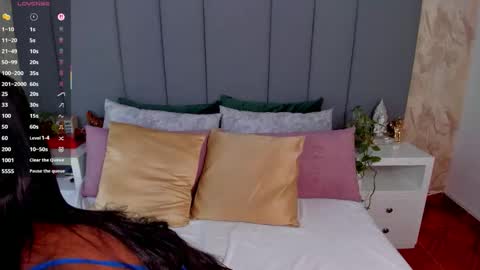 juli online show from September 24, 2:51 am