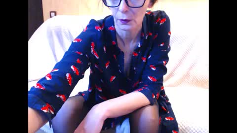 julianna online show from April 13, 8:40 am