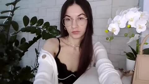 Julia online show from February 18, 3:01 pm