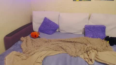 Jul online show from March 3, 9:15 pm