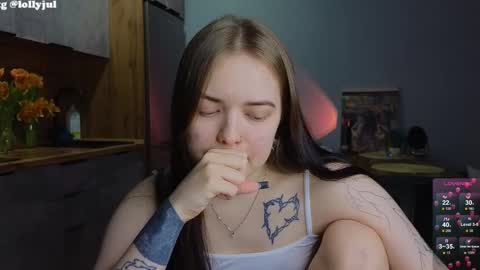 julidropp online show from March 12, 11:22 pm