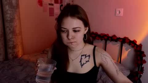 julidropp online show from March 27, 5:03 pm