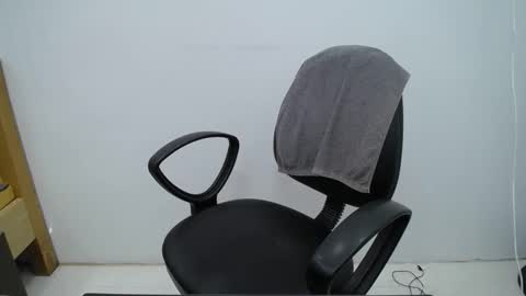 julie9x online show from October 3, 9:34 pm