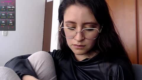 Snapshot of julie_autmn_ chatting on February 12, 7:13 pm yules online show from February 12, 7:13 pm
