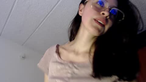 Snapshot of julie_autmn_ chatting on March 10, 10:13 pm yules online show from March 10, 10:13 pm