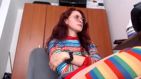 Snapshot of julie_autmn_ chatting on September 15, 7:26 pm yules online show from September 15, 7:26 pm
