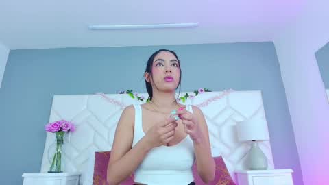 Juliet Bennet online show from March 5, 8:00 am