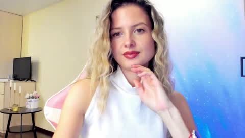 Julie online show from October 9, 2:00 pm