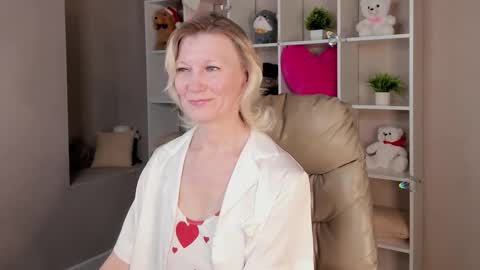 Julie Lucasss online show from March 10, 12:37 am