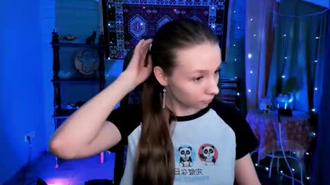 juliedaniel online show from February 19, 9:30 am