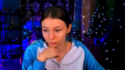 juliedaniel online show from December 22, 8:21 am