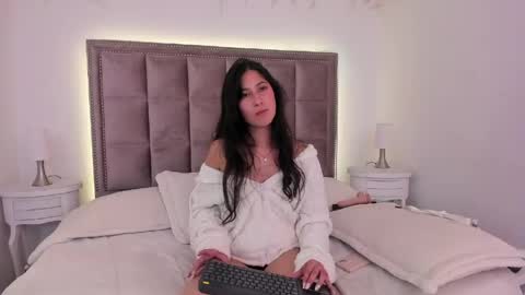 juliee_ross online show from May 14, 4:16 pm