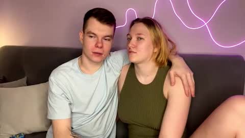 Julie and Thomas online show from November 9, 8:18 am