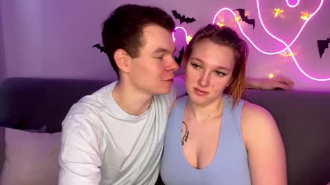 Julie and Thomas online show from October 24, 9:10 am