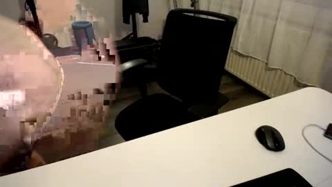 julienneedyou online show from December 9, 7:06 am