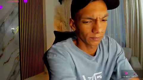 Snapshot of juliensaint_ chatting on September 22, 11:36 am Julien online show from September 22, 11:36 am