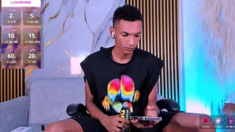 Snapshot of juliensaint_ chatting on October 5, 6:26 pm Julien online show from October 5, 6:26 pm