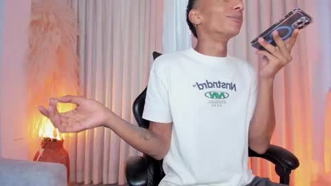Snapshot of juliensaint_ chatting on September 17, 12:19 pm Julien online show from September 17, 12:19 pm