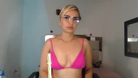 julieta__fox_ online show from March 10, 7:55 am