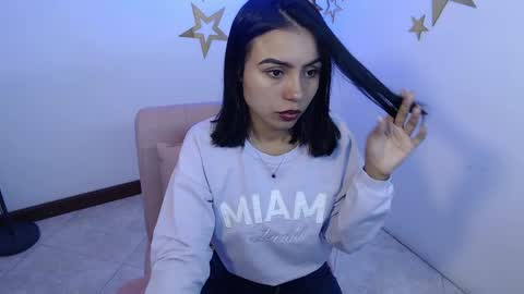 julieta_fn online show from June 1, 2:51 pm