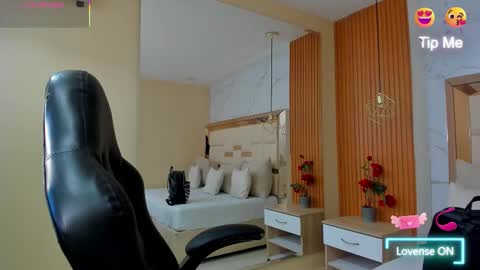     online show from October 21, 10:13 pm