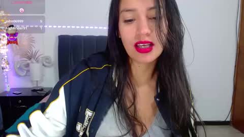 Snapshot of julietacollins06 chatting on February 17, 6:06 pm julietacollins06 online show from February 17, 6:06 pm