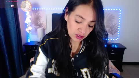 Snapshot of julietacollins06 chatting on January 16, 12:20 pm julietacollins06 online show from January 16, 12:20 pm