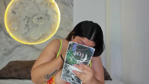 julietakane online show from December 23, 5:13 am