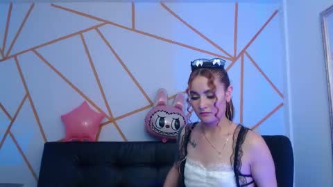 JULIANA online show from March 5, 9:24 pm