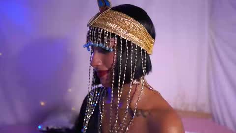 julietawinona online show from October 31, 11:16 pm