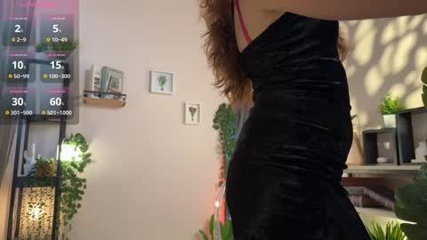 Snapshot of juliette_junson chatting on February 2, 12:46 pm Julie online show from February 2, 12:46 pm