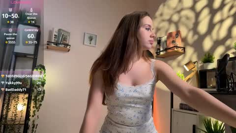 Snapshot of juliette_junson chatting on March 5, 4:02 pm Julie online show from March 5, 4:02 pm