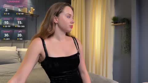 Snapshot of juliette_junson chatting on September 16, 2:09 pm Julie online show from September 16, 2:09 pm