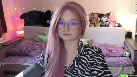 julifisher online show from April 13, 7:56 am