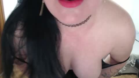 Julie online show from March 5, 9:16 am