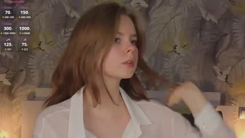 Julie online show from October 19, 6:12 pm