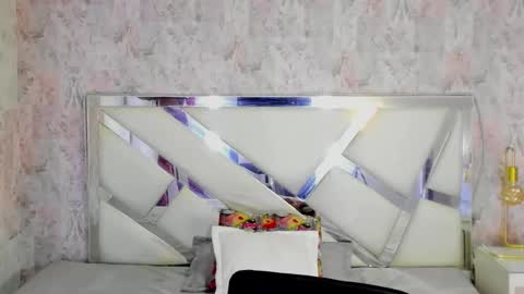 july_quinzel online show from February 1, 4:09 am