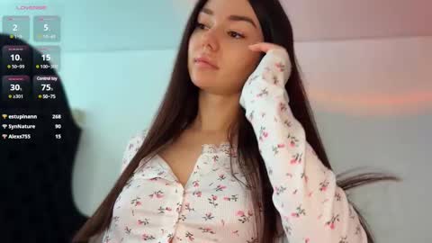 Snapshot of julya_flowerss chatting on February 21, 1:33 pm Hloya online show from February 21, 1:33 pm
