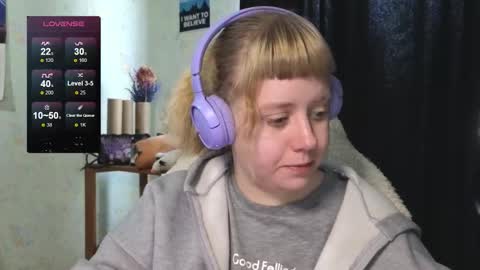 Snapshot of june_shy0 chatting on October 1, 7:07 am June online show from October 1, 7:07 am