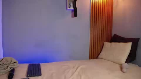 JuneBlake  online show from March 20, 3:17 pm