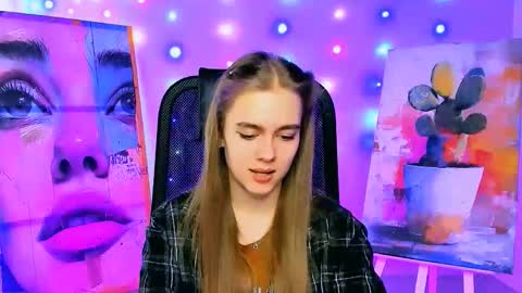 junewoods online show from February 11, 7:12 am