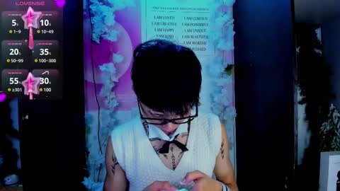 Snapshot of juniior0_0 chatting on February 19, 7:37 pm Junior online show from February 19, 7:37 pm