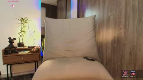 junniormontaner online show from April 16, 12:44 am