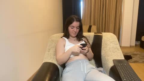 Snapshot of just_alexx12 chatting on January 18, 9:45 am just_alexx12 online show from January 18, 9:45 am