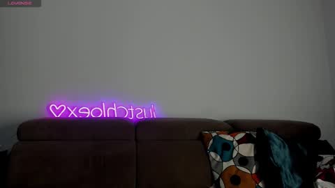 Chloe online show from October 31, 7:09 am